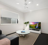 Luxury Home close to Sleemans QE2 Hospital  Griffith Uni - Accommodation Port Hedland