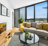 Luxury Inner-city Pad with Pool Gym and Sauna - Accommodation Port Hedland