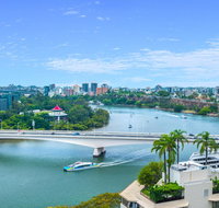 Luxury River City Views with Pool Gym Cafe WiFi Hospital - Accommodation Port Hedland