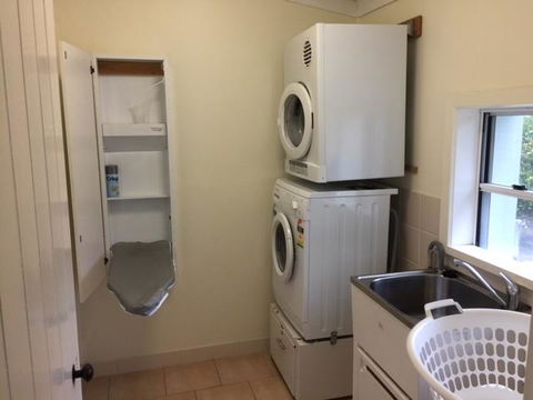 MacDonnell House Naracoorte - Accommodation Port Hedland 3