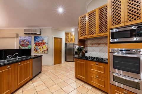 Maidstone Executive Residence - Accommodation Port Hedland 2