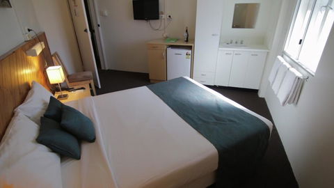 Manly Hotel - Accommodation Port Hedland 3