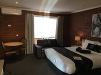 Melton Motor Inn and Apartments
