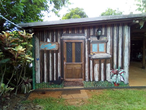 Mena Creek Flower House - Accommodation Port Hedland 1