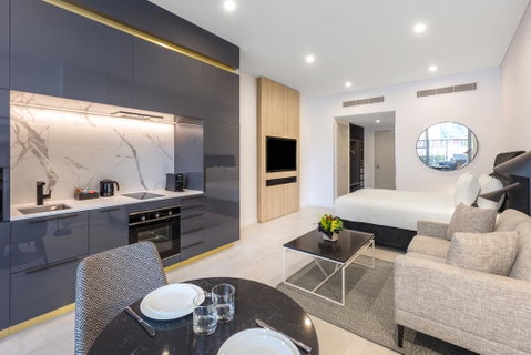 Meriton Suites Broadbeach - Accommodation Port Hedland 2
