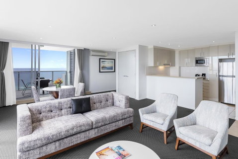 Meriton Suites Broadbeach - Accommodation Port Hedland 3