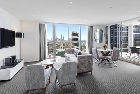 Meriton Suites Broadbeach - Accommodation Port Hedland 1