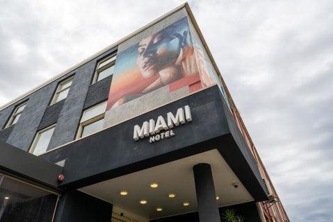 Miami Hotel Melbourne - Accommodation Port Hedland 0