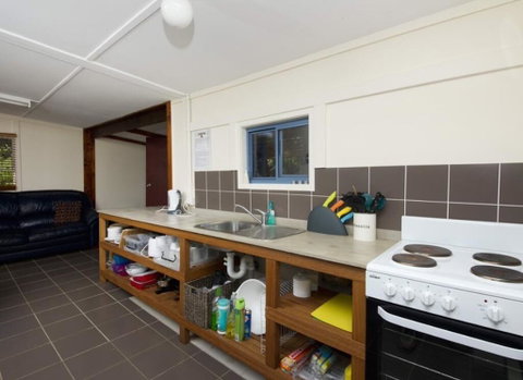 Mick's Beach Cottage - Seal Rocks Beachfront - Accommodation Port Hedland 2