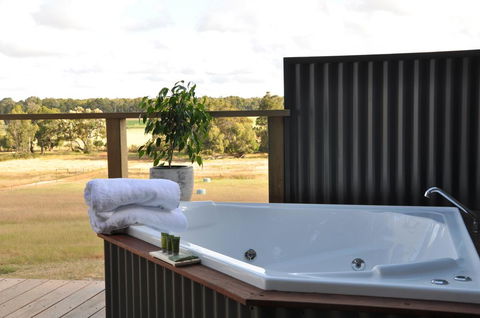 Mile End Glamping Pty Ltd - Accommodation Port Hedland 1