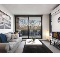 Modern 2 bed apartment in trendy Collingwood - Accommodation Port Hedland