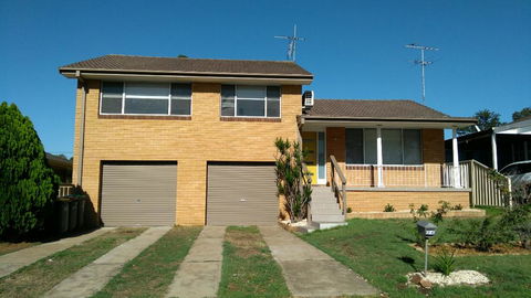 Modern 4-Bedroom House Near Singleton CBD Hunter Valley - Accommodation Port Hedland 3