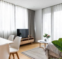Modern And Trendy 2 Bedroom Apartment In Lovely Southbank - Accommodation Port Hedland