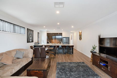 Modern Luxury At Christies Beach - Accommodation Port Hedland 3