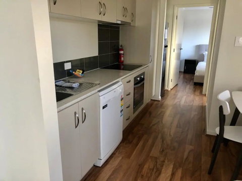 Modern Unit Near To Surfers Paradise - Accommodation Port Hedland 2