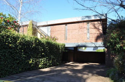 Mountain Gate Villa - Accommodation Port Hedland 0