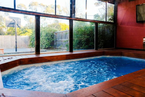 Mountain Retreat Villa - Accommodation Port Hedland 1