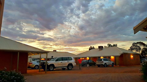 Mud Hut Motel - Accommodation Port Hedland 2