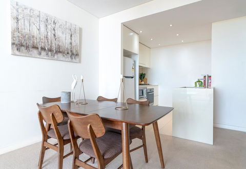 MWP25-Comfy 2 Bedroom Apt In Wentworth Point - Accommodation Port Hedland 1