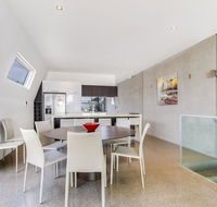 Nautilus 2 Luxury Retreat - Modern beachfront townhouse WiFi water views - Accommodation Port Hedland
