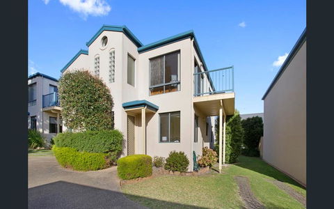 NELSON COVE 2 - Townhouse A Short Walk To Town - Accommodation Port Hedland 1