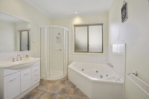 NELSON COVE 2 - Townhouse A Short Walk To Town - Accommodation Port Hedland 3