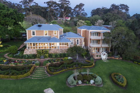 Grand Mercure Basildene Manor - Accommodation Port Hedland 0