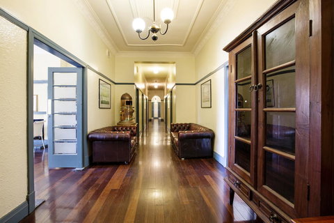 Captain Stirling Hotel - Accommodation Port Hedland 6