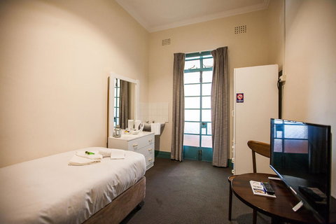 Captain Stirling Hotel - Accommodation Port Hedland 3