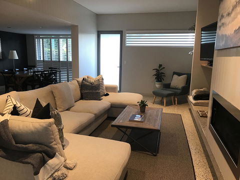 The Urban Beach House - Accommodation Port Hedland 3
