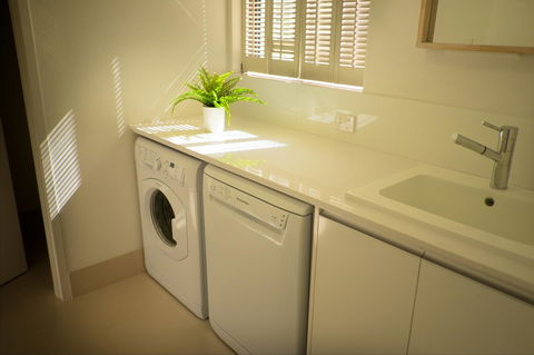 Cottesloe Artist's Beach Retreat - Accommodation Port Hedland 33