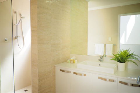 Cottesloe Artist's Beach Retreat - Accommodation Port Hedland 25