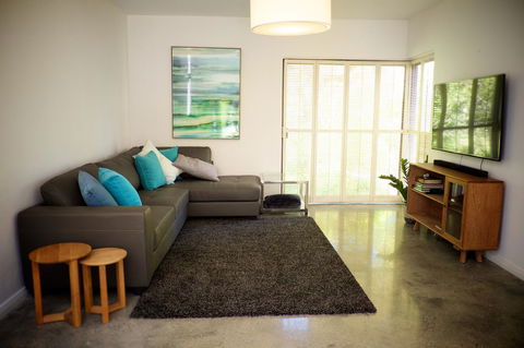 Cottesloe Artist's Beach Retreat - Accommodation Port Hedland 5