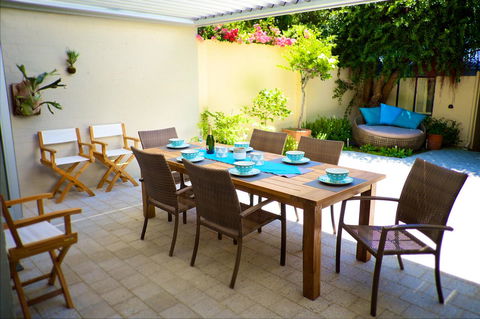 Cottesloe Artist's Beach Retreat - Accommodation Port Hedland 2