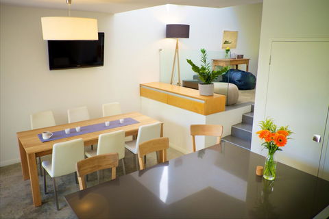 Cottesloe Artist's Beach Retreat - Accommodation Port Hedland 12