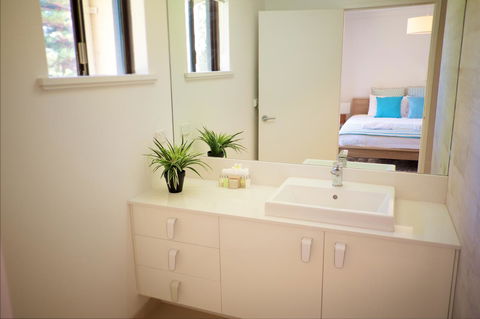 Cottesloe Artist's Beach Retreat - Accommodation Port Hedland 20