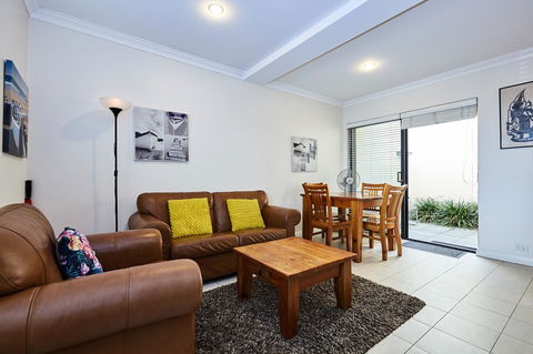 Fremantle Townhouse U/5 - Accommodation Port Hedland 3