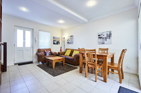 Fremantle Townhouse U/5 - Accommodation Port Hedland 4
