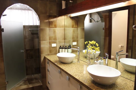 Jacaranda Hideaway Bed & Breakfast - Accommodation Port Hedland 7