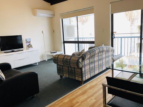Seashore Memories - Sleeps 3 - Accommodation Port Hedland 3