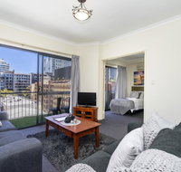 Oversized Eastend sleeps 6 Free PARKINGPOOL WIFI - Accommodation Port Hedland