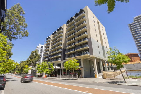 Oversized Eastend Sleeps 6 Free PARKING+POOL WIFI - Accommodation Port Hedland 25