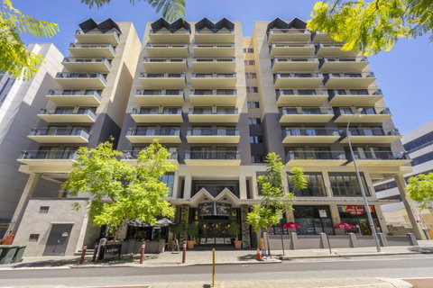 Oversized Eastend Sleeps 6 Free PARKING+POOL WIFI - Accommodation Port Hedland 21