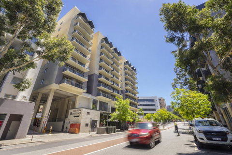 Oversized Eastend Sleeps 6 Free PARKING+POOL WIFI - Accommodation Port Hedland 24