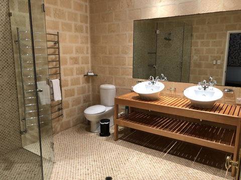 Caves Road Guest Houses - Accommodation Port Hedland 17