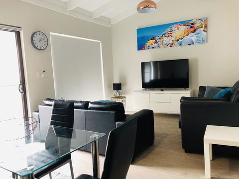 West Beach Lagoon 218 - Outstanding Value! - Accommodation Port Hedland 1