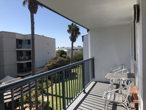 West Beach Lagoon 218 - Outstanding Value! - Accommodation Port Hedland 12
