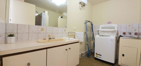 West Beach Lagoon 208 â€“ Great Value! - Accommodation Port Hedland 8