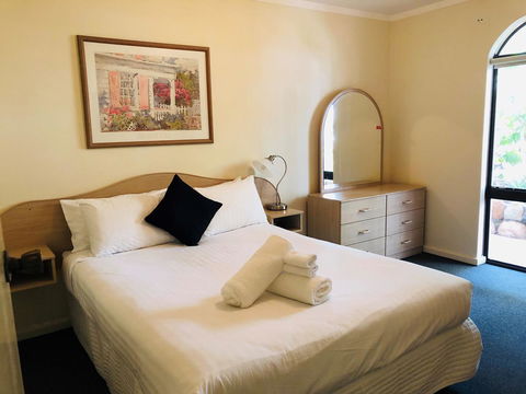 West Beach Lagoon 208 â€“ Great Value! - Accommodation Port Hedland 2