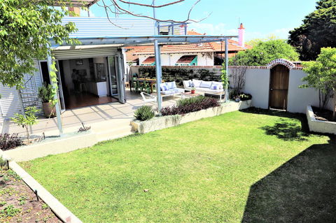 Fremantle Heritage Home For You To Enjoy! - Accommodation Port Hedland 13